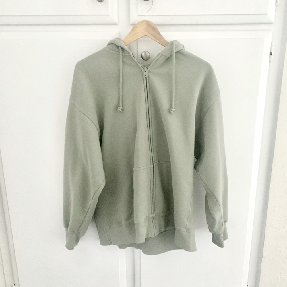 Aritzia Boyfriend Cozy Zip Up Hoodie